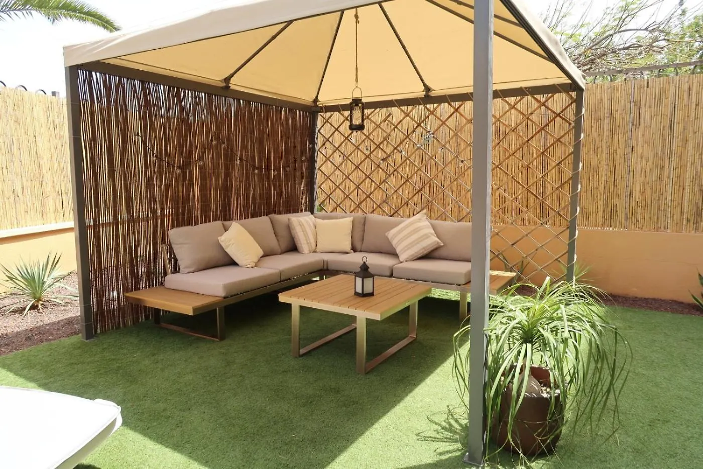 Spacious Apartment With Large Private Garden In Palm Mar